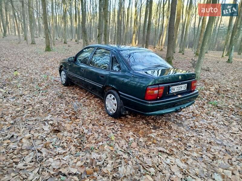 Седан Opel Vectra 1995 в Дубно