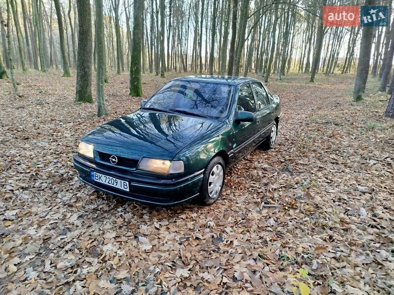 Седан Opel Vectra 1995 в Дубно