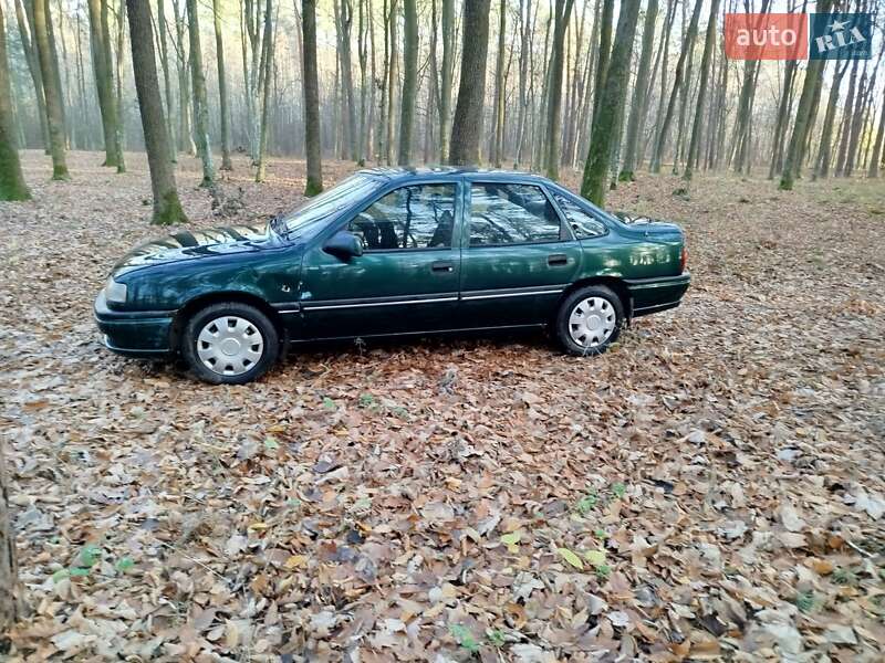 Седан Opel Vectra 1995 в Дубно