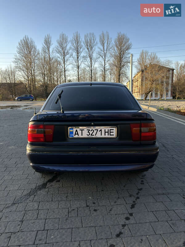 Ліфтбек Opel Vectra 1995 в Івано-Франківську фото 4 Ліфтбек Opel Vectra 1995 в Івано-Франківську