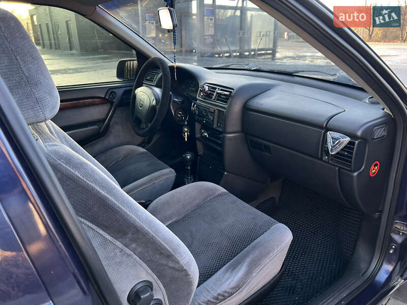 Ліфтбек Opel Vectra 1995 в Івано-Франківську фото 9 Ліфтбек Opel Vectra 1995 в Івано-Франківську