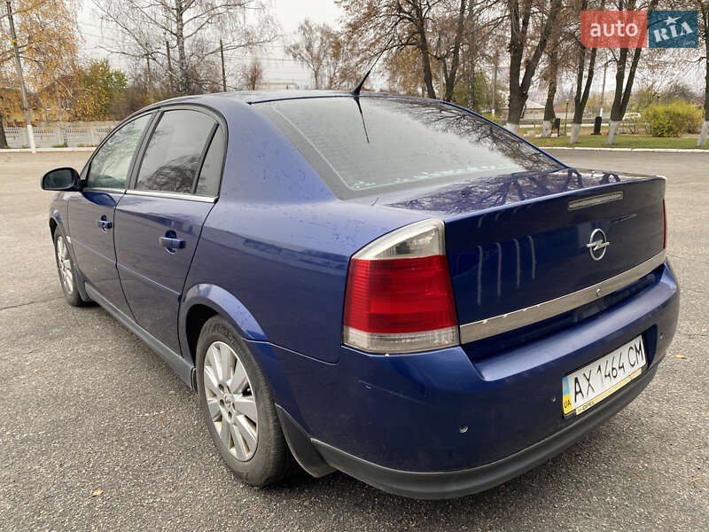 Седан Opel Vectra 2004 в Харькове