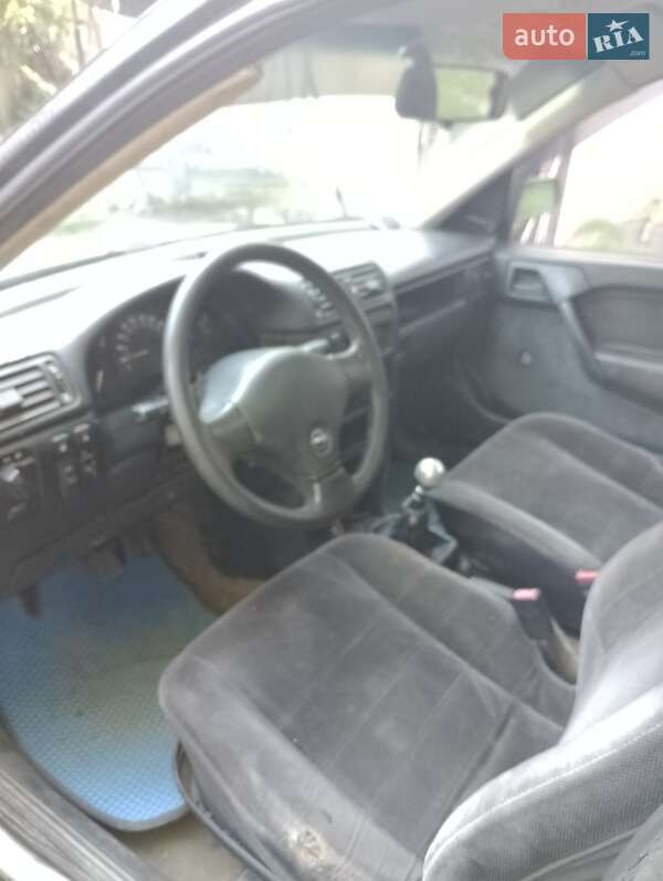 Седан Opel Vectra 1991 в Львові