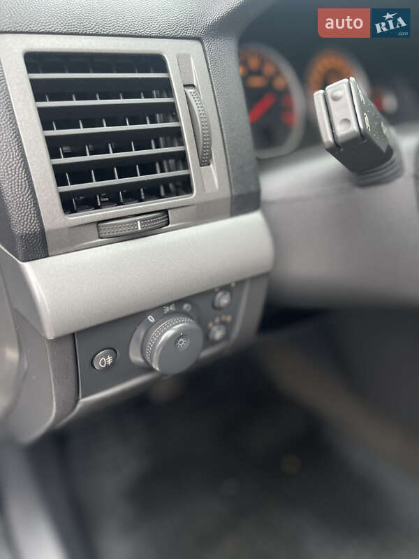 Седан Opel Vectra 2003 в Луцьку фото 12 Седан Opel Vectra 2003 в Луцьку