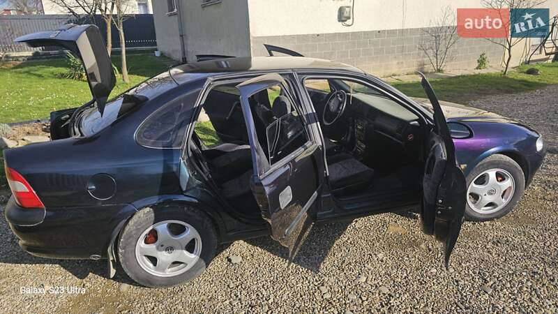 Седан Opel Vectra 1997 в Стрые