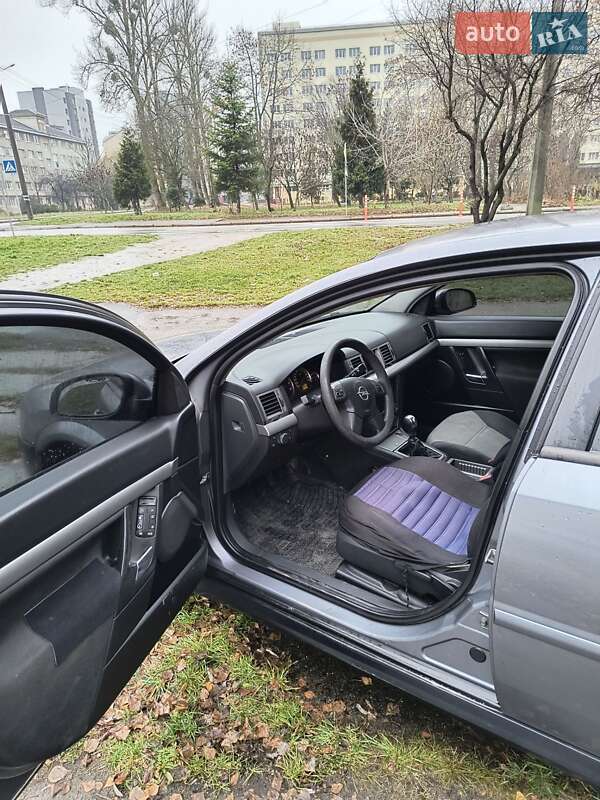 Седан Opel Vectra 2005 в Ивано-Франковске