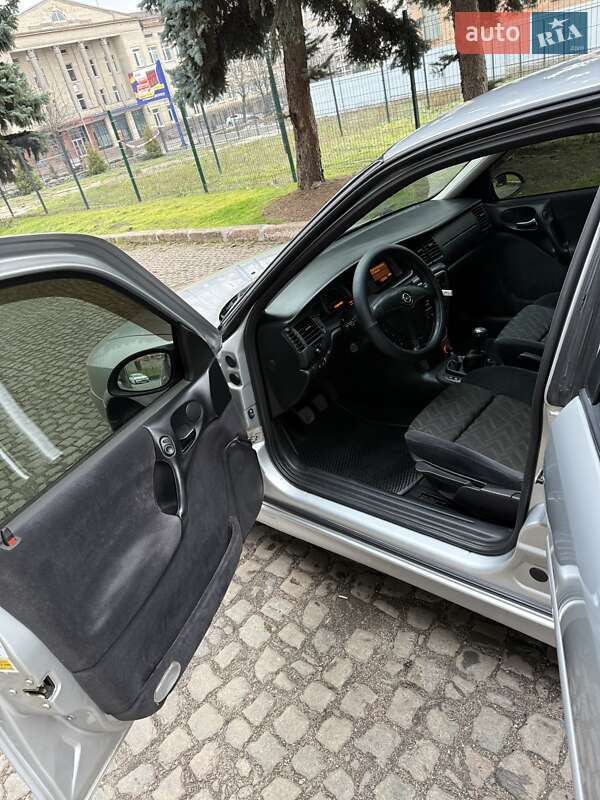 Ліфтбек Opel Vectra 2000 в Кропивницькому