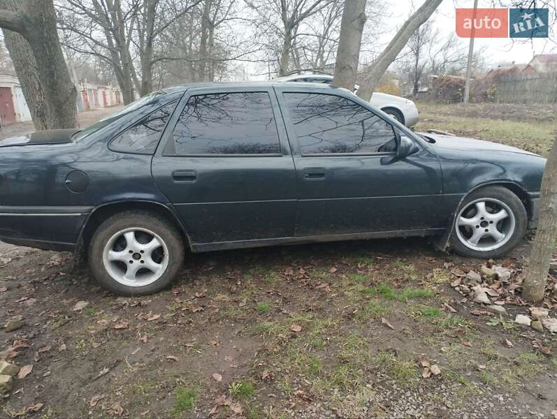Седан Opel Vectra 1990 в Лозовой