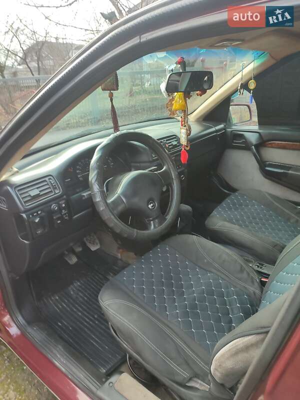 Седан Opel Vectra 1991 в Кам'янець-Подільському