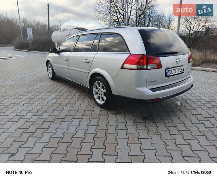 Універсал Opel Vectra 2004 в Шепетівці