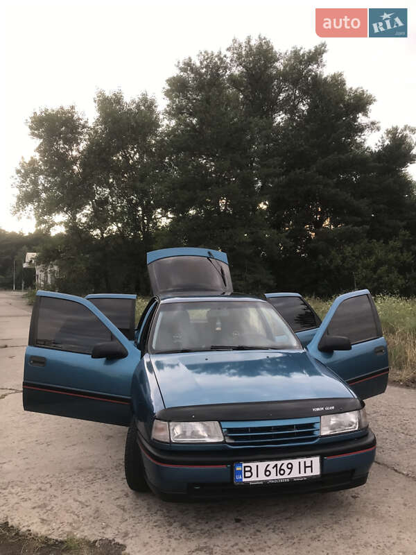 Ліфтбек Opel Vectra 1992 в Горішніх Плавнях