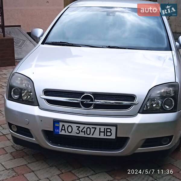 Ліфтбек Opel Vectra 2004 в Мукачевому