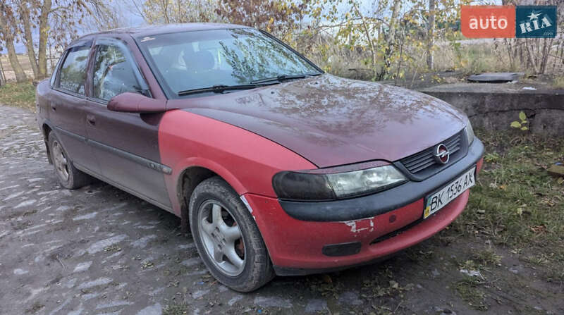 Седан Opel Vectra 1999 в Млинове