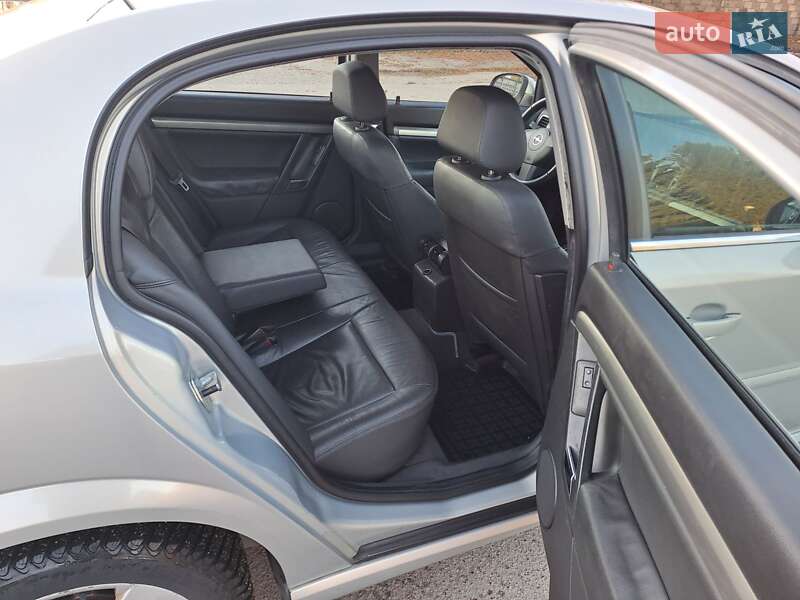 Седан Opel Vectra 2007 в Луцьку