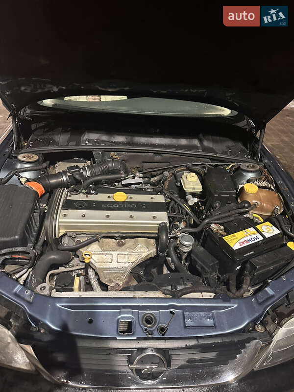 Лифтбек Opel Vectra 1998 в Сумах