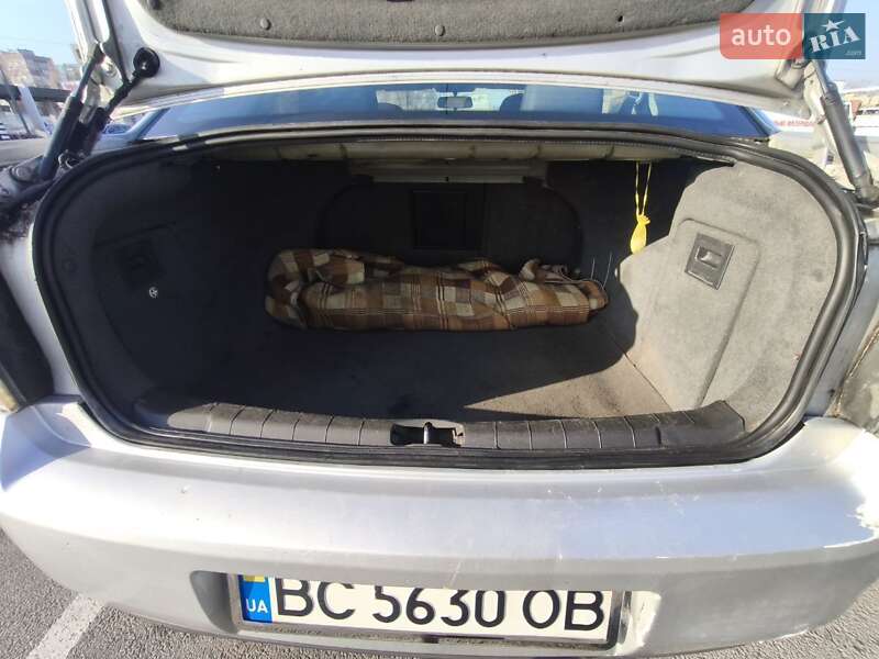 Седан Opel Vectra 2003 в Дніпрі