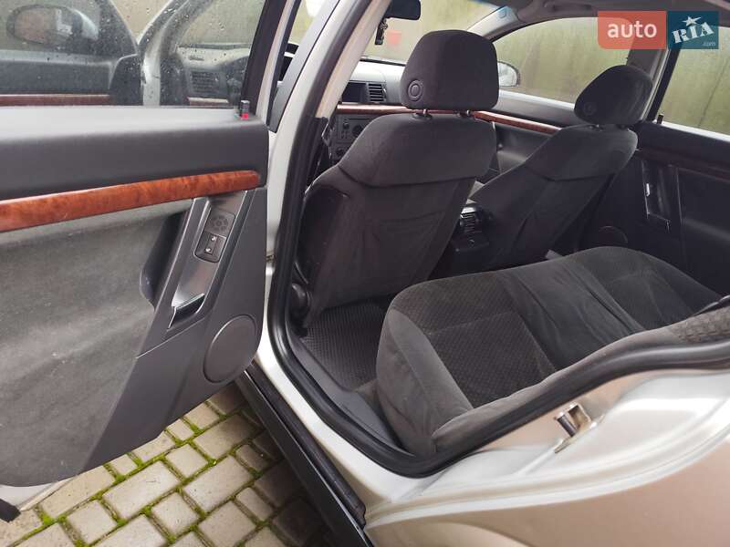 Седан Opel Vectra 2002 в Бердичеві