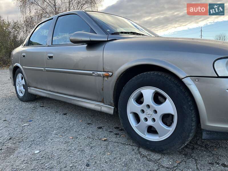 Седан Opel Vectra 1999 в Новом Роздоле