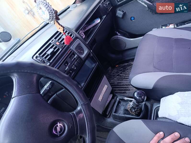 Седан Opel Vectra 1992 в Кременчуге