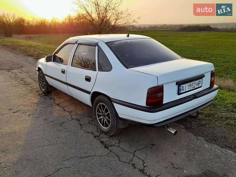Седан Opel Vectra 1992 в Арбузинке