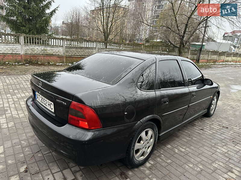Седан Opel Vectra 2001 в Івано-Франківську