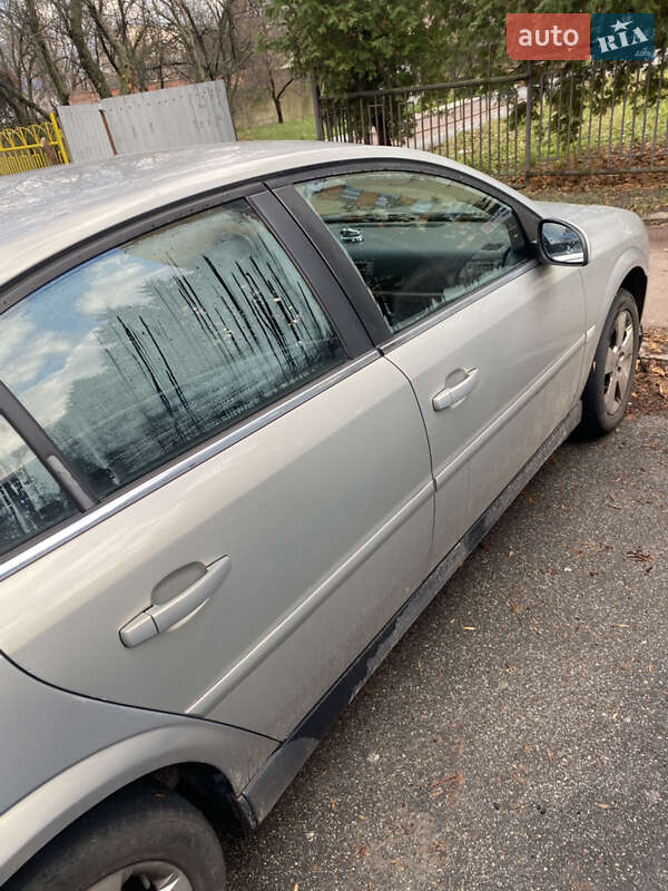 Седан Opel Vectra 2004 в Чернігові