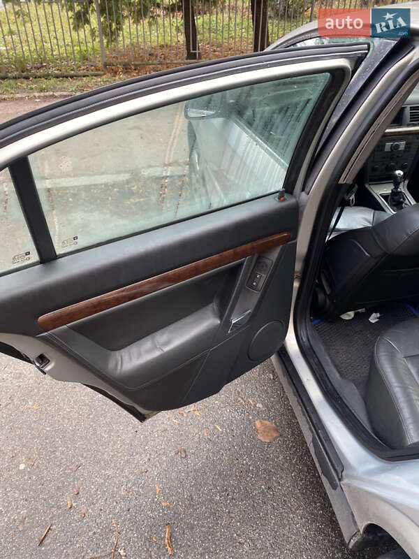 Седан Opel Vectra 2004 в Чернігові
