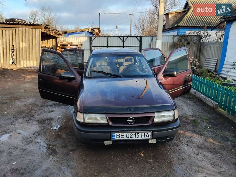Седан Opel Vectra 1995 в Южноукраинске