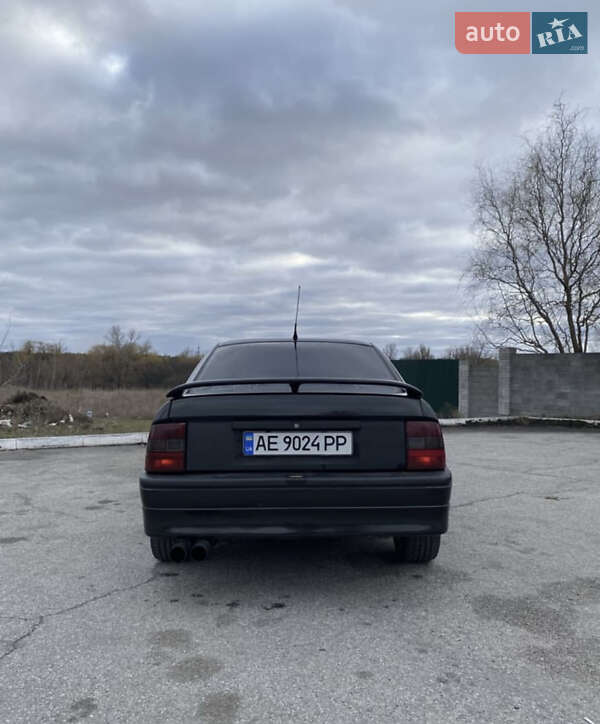 Седан Opel Vectra 1990 в Дніпрі