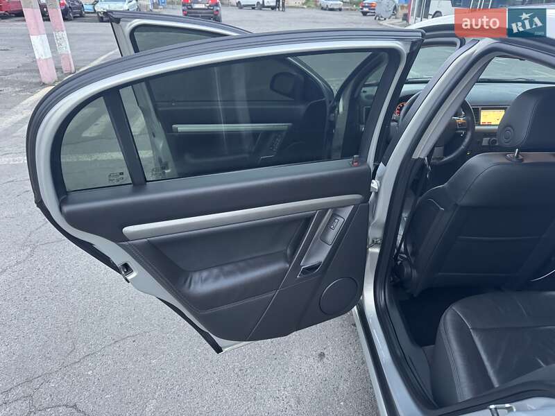 Седан Opel Vectra 2008 в Горішніх Плавнях