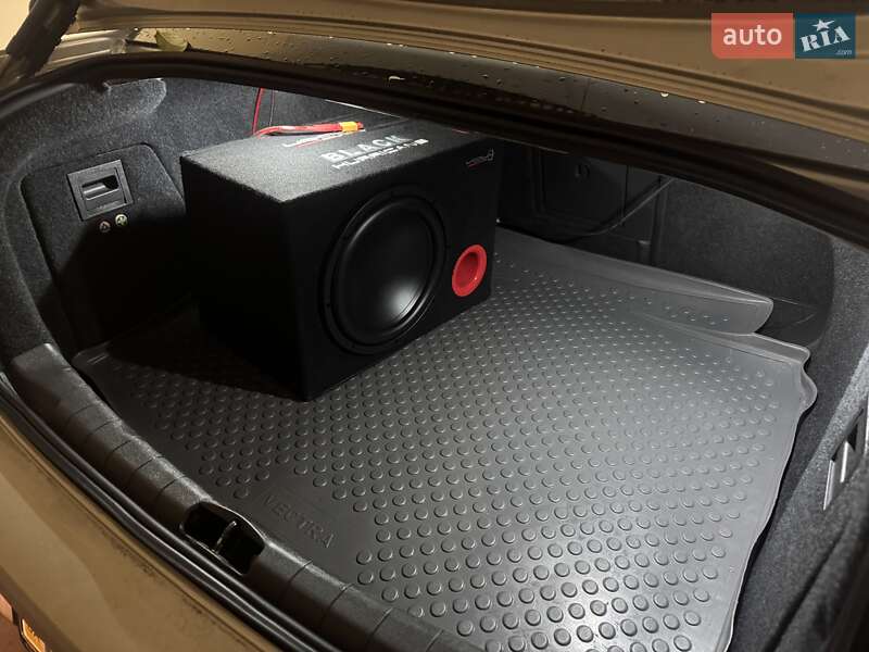 Седан Opel Vectra 2008 в Горішніх Плавнях