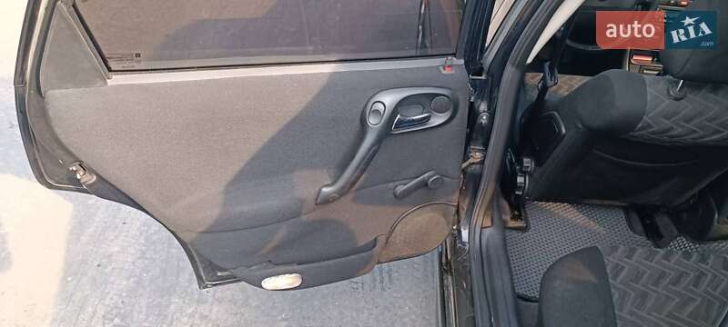 Седан Opel Vectra 2001 в Ужгороді