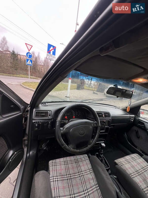 Седан Opel Vectra 1990 в Хмельницком