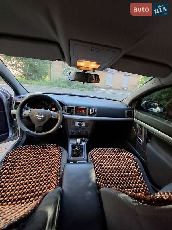 Седан Opel Vectra 2005 в Києві