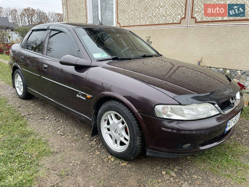 Седан Opel Vectra 2000 в Чернівцях