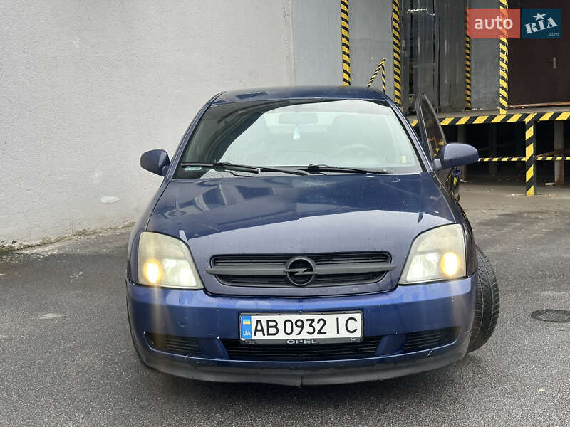Седан Opel Vectra 2004 в Виннице