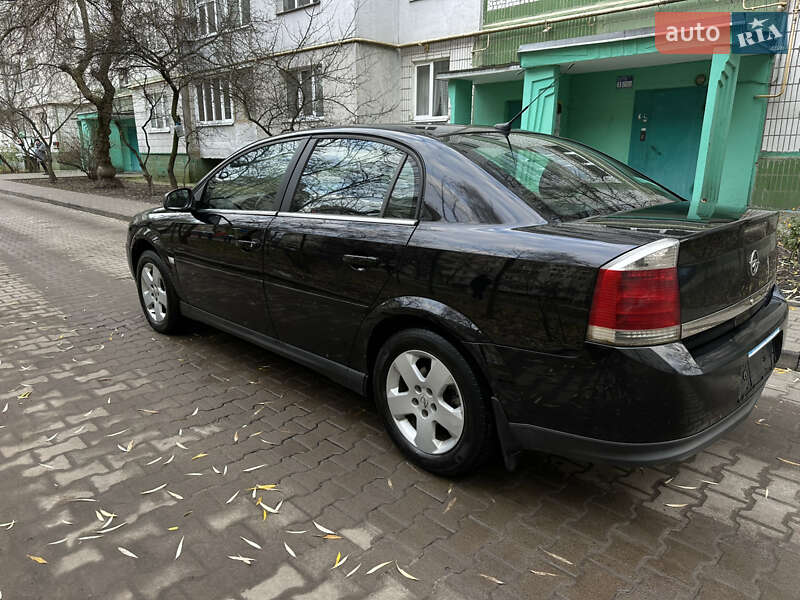 Седан Opel Vectra 2004 в Сумах