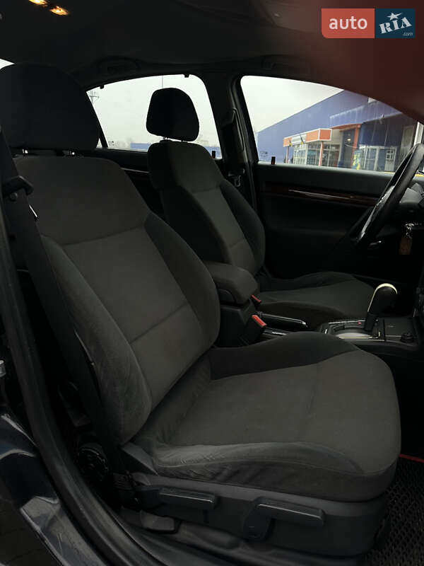 Седан Opel Vectra 2004 в Сумах