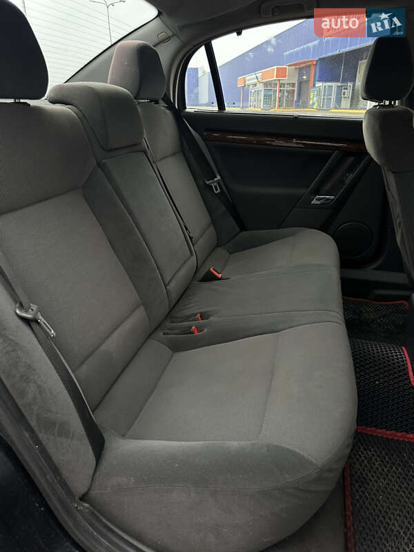 Седан Opel Vectra 2004 в Сумах