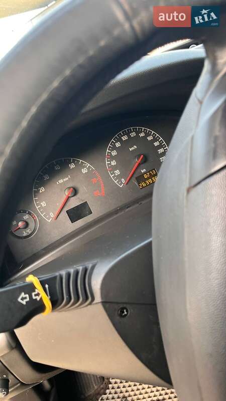 Седан Opel Vectra 2002 в Миколаєві