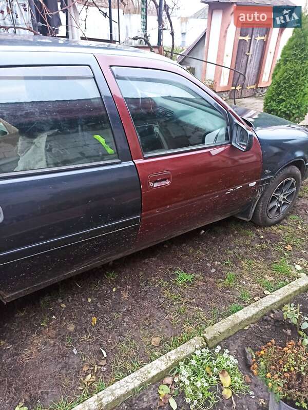 Седан Opel Vectra 1993 в Хоролі