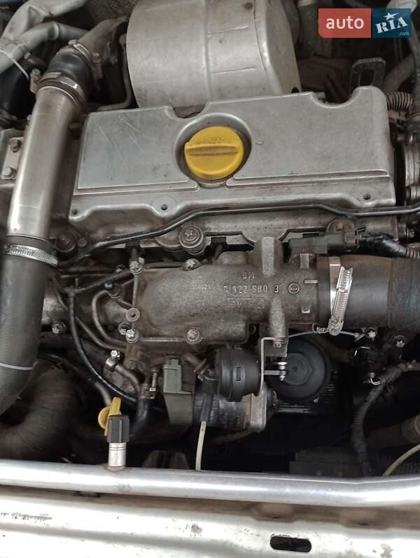 Ліфтбек Opel Vectra 2003 в Лебедині