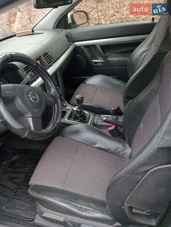 Ліфтбек Opel Vectra 2003 в Лебедині