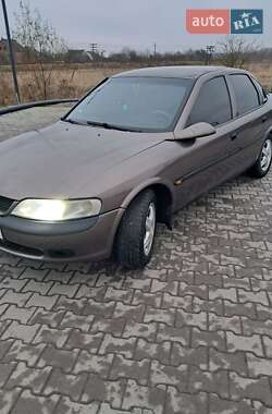 Седан Opel Vectra 1998 в Львове