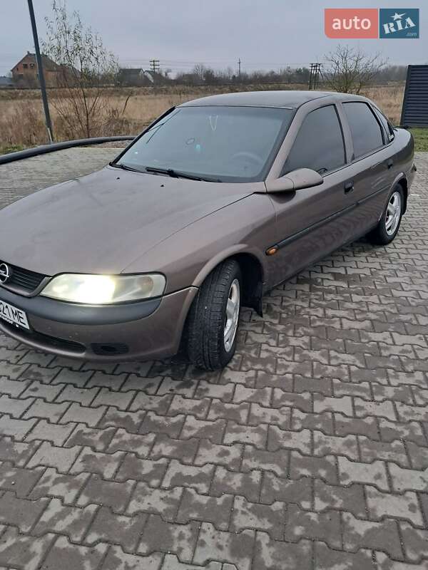 Седан Opel Vectra 1998 в Львове