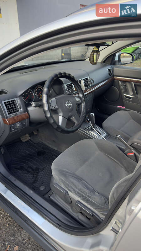 Универсал Opel Vectra 2004 в Полтаве