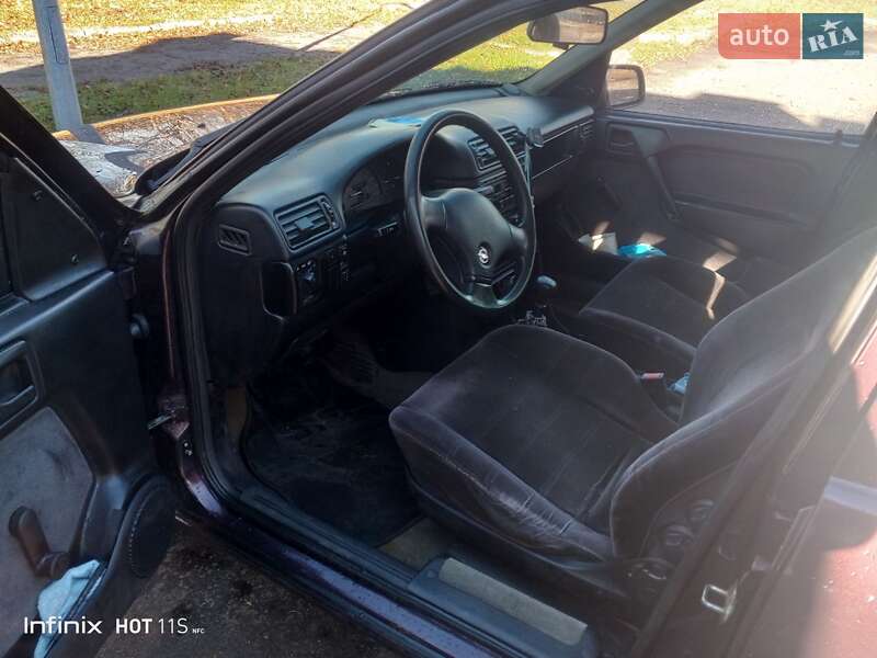 Седан Opel Vectra 1991 в Золочеві