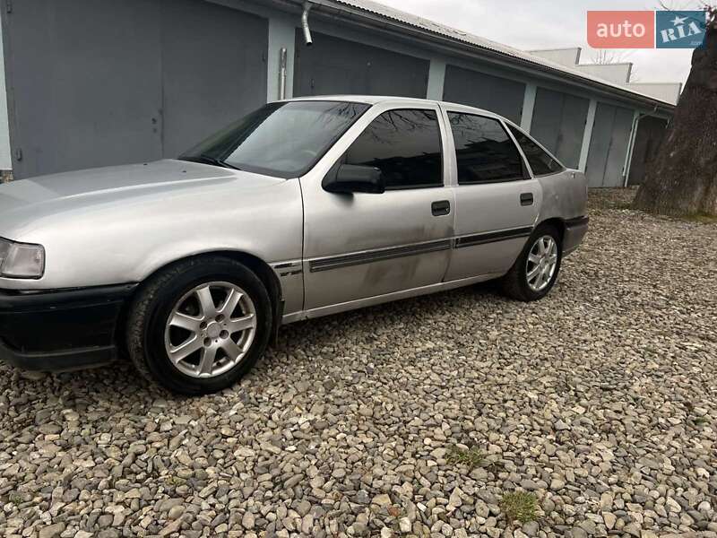 Ліфтбек Opel Vectra 1992 в Коломиї фото 4 Ліфтбек Opel Vectra 1992 в Коломиї