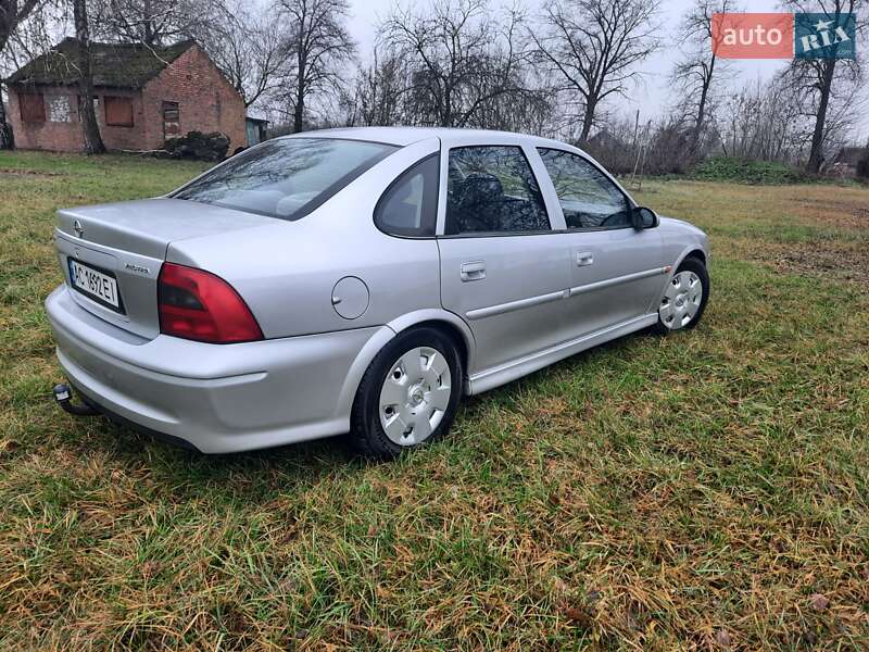 Седан Opel Vectra 2001 в Луцке