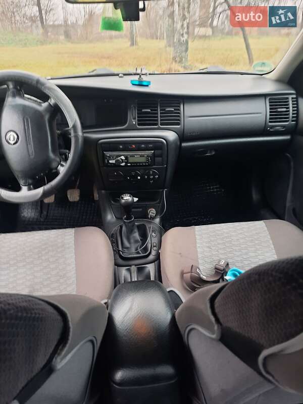 Седан Opel Vectra 2001 в Луцке